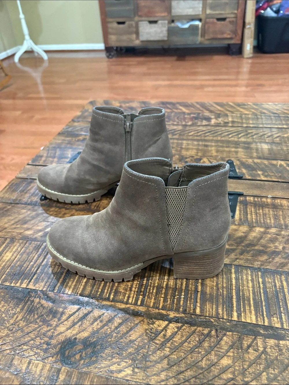 Carlos Suede Lug Sole Ankle Boots - Taupe